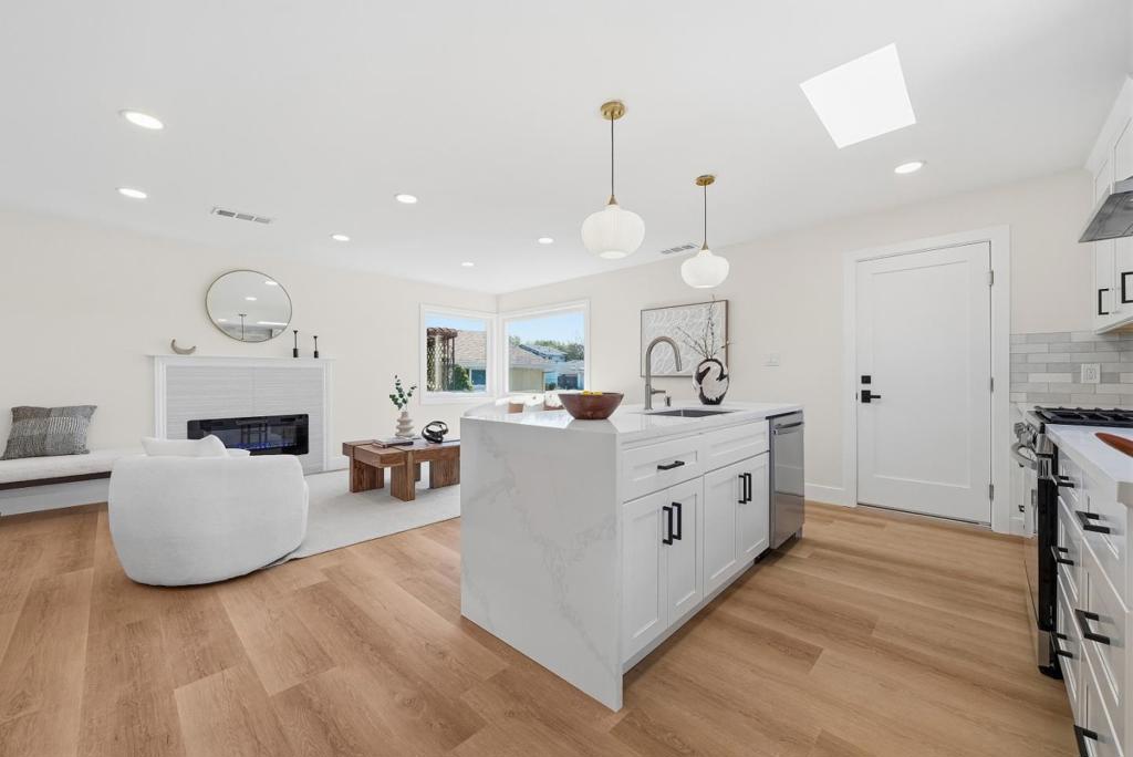 2177 Santa Cruz Avenue