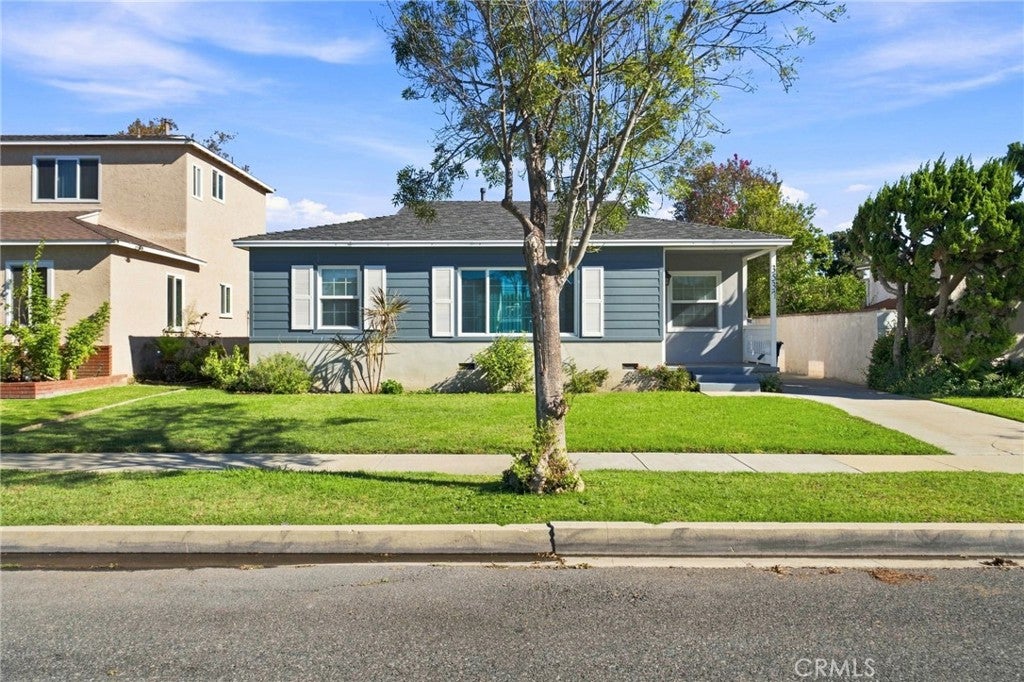 3537 Centralia