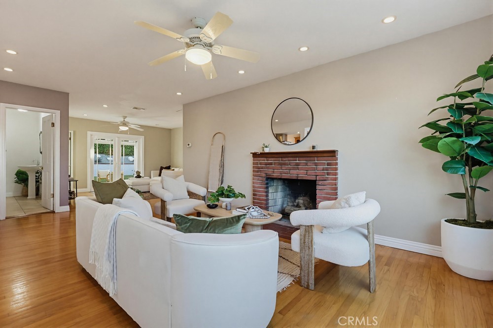 2526 Highcliff