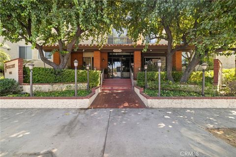Photo of 12830 Burbank Boulevard #307, Valley Village, CA 91607 (MLS # SR25170156) Photo of 12830 Burbank Boulevard #307, Valley Village, CA 91607 (MLS # SR25170156)