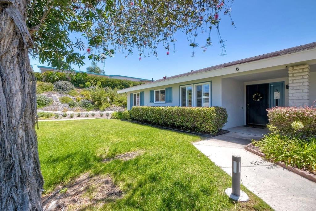 3755 Vista Campana N