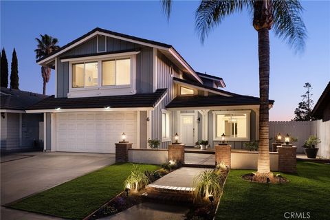 Photo of 6 Calle Rienda, Rancho Santa Margarita, CA 92688 (MLS # OC26063036)