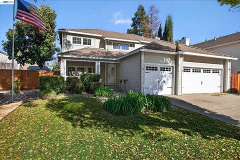 Photo of 1120 1120 Gatetree Court Ct, Tracy, CA 95376 (MLS # 41126424)