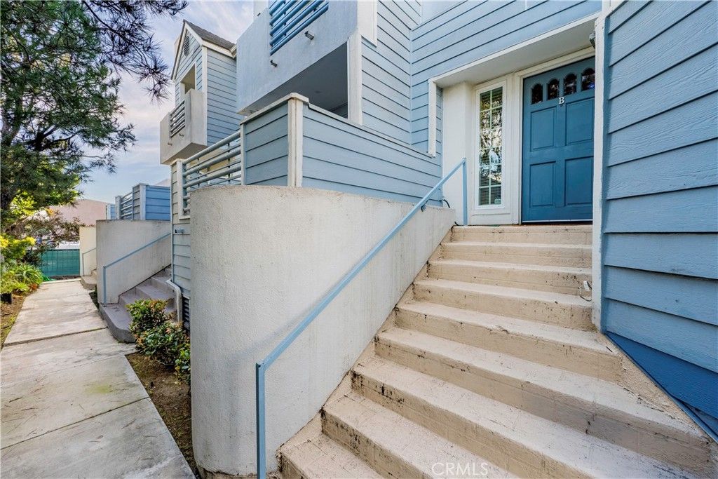 Photo of 18050 Prairie Avenue #B, Torrance, CA 90504 (MLS # PW26015527)