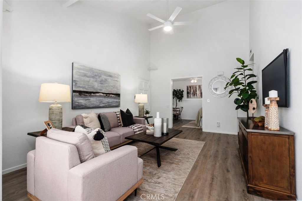 7129 Cerritos Avenue 7