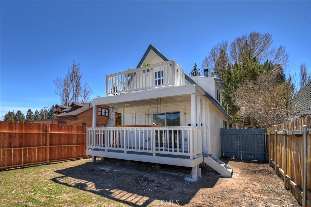 927 W Fairway