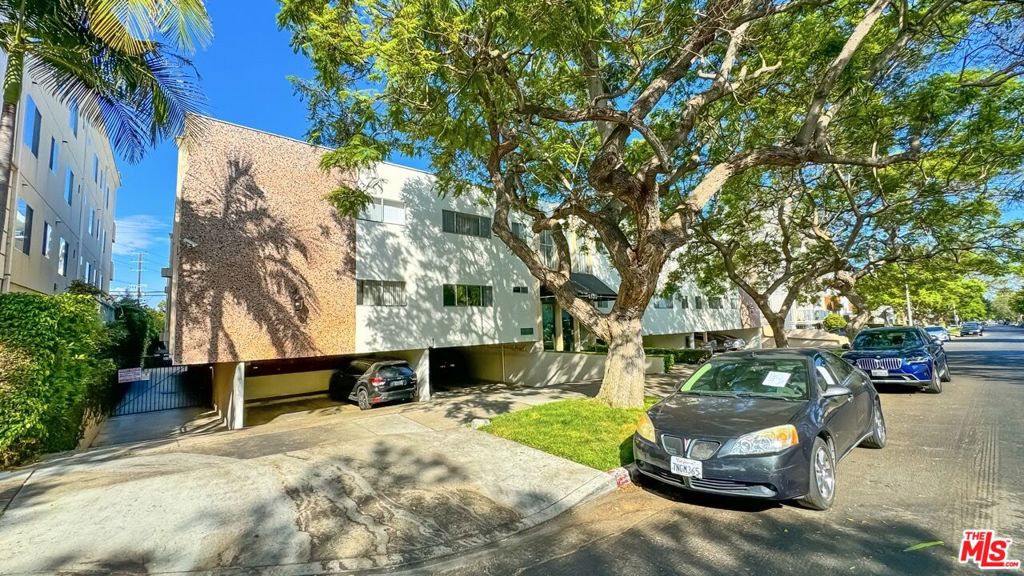 1830 Greenfield Avenue