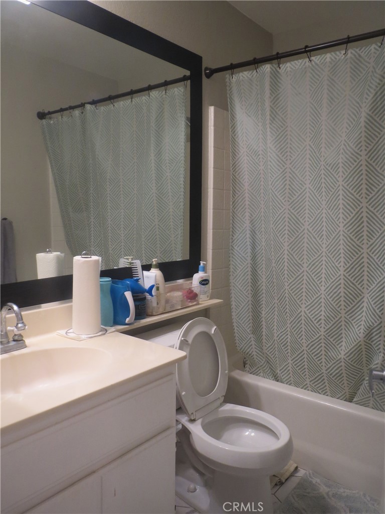 El Palacio Condo (ELPC) - Residential