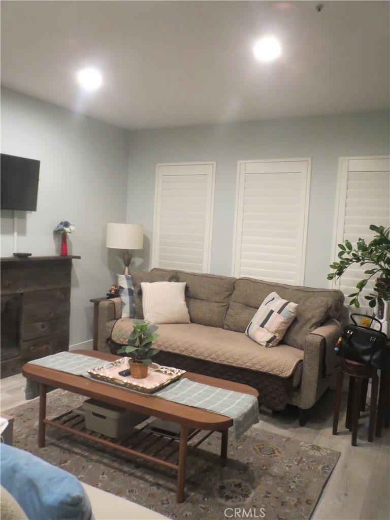 El Palacio Condo (ELPC) - Residential