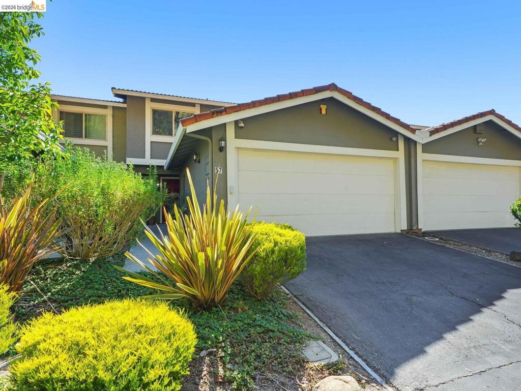 57 Thousand Oaks ST