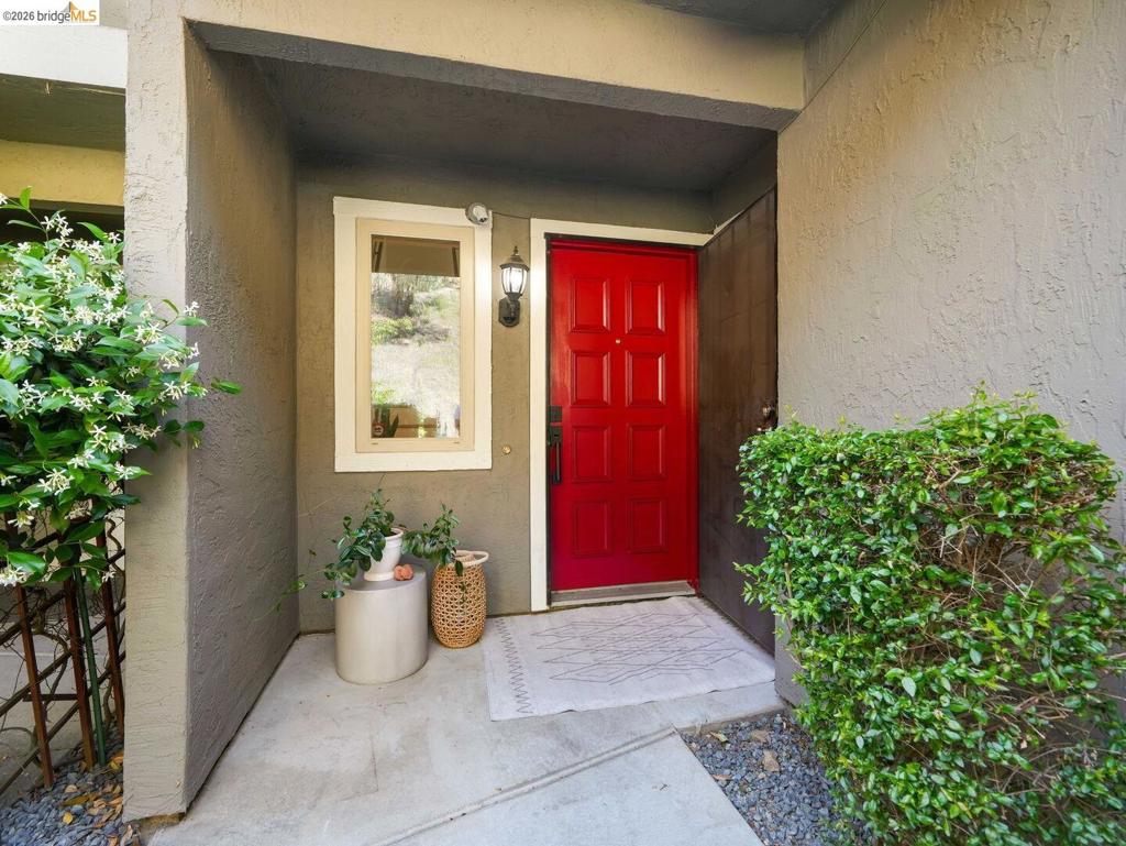 57 Thousand Oaks ST