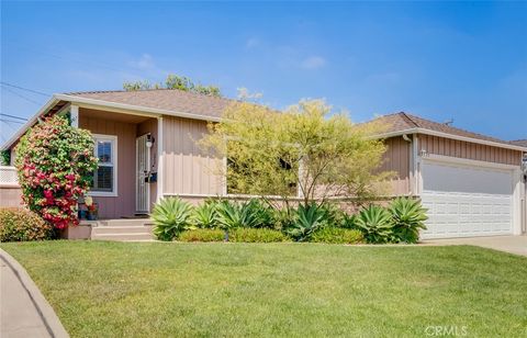 Photo of 4725 Castana AVE, Lakewood, CA 90712 (MLS # PW26114152)