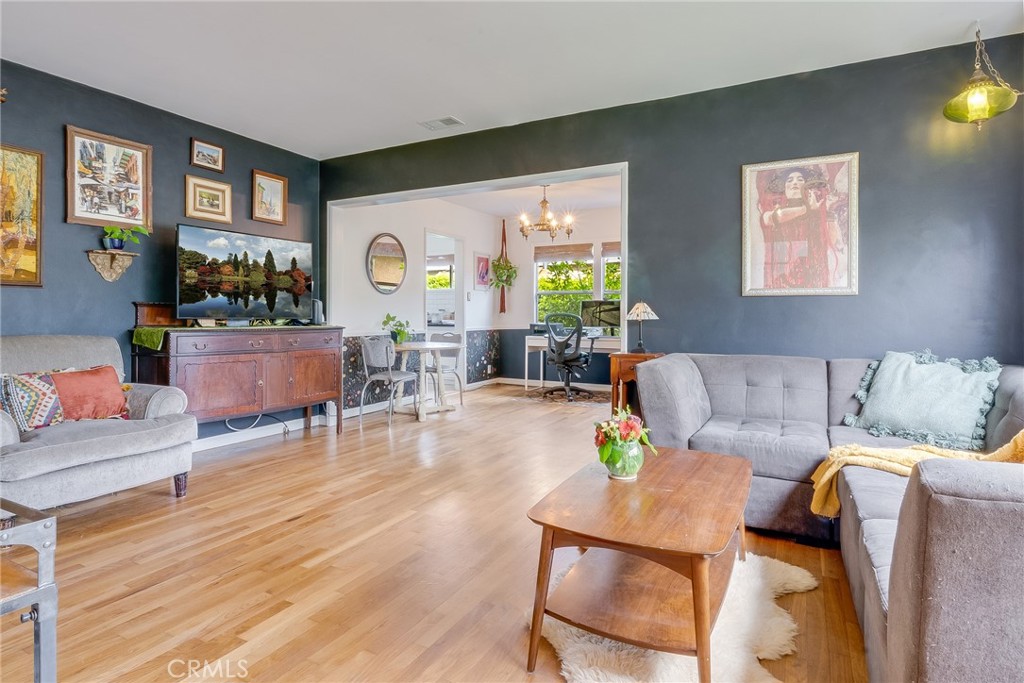 4725 Castana