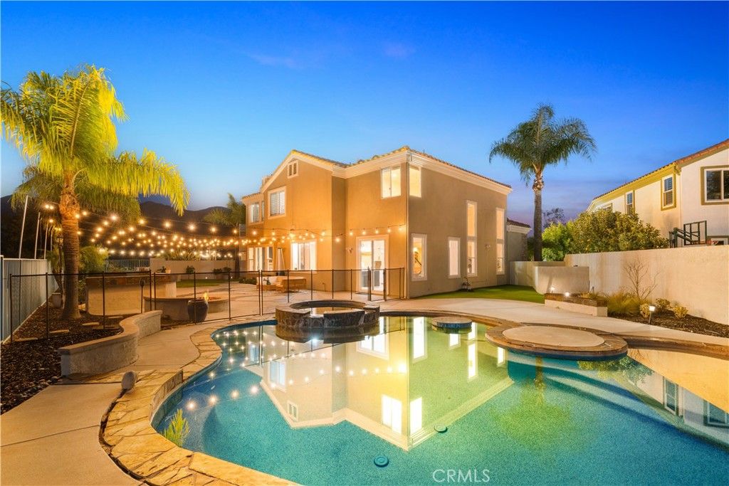 Photo of 5 Via Taliana, Rancho Santa Margarita, CA 92688 (MLS # OC26026880)