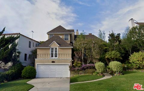 Photo of 10225 Club Place, Los Angeles, CA 90064 (MLS # 26829413)