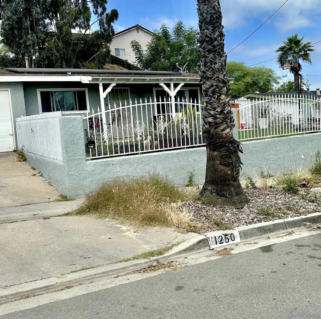 1250 Josselyn Ave