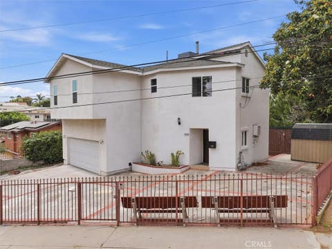 Photo of 709 Warren Lane, Inglewood, CA 90302 (MLS # SB26143720)