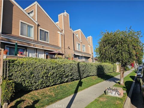 Photo of 15125 Nordhoff St, North Hills, CA 91343 (MLS # SR26050616)