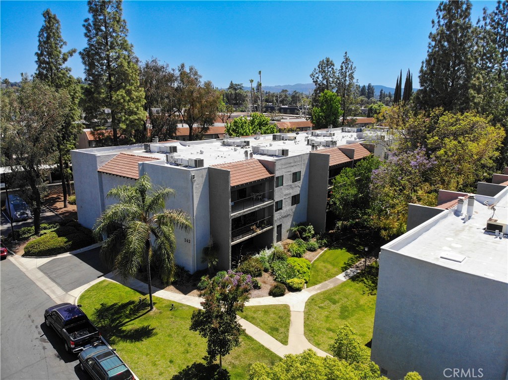 242 E Fern Avenue 208