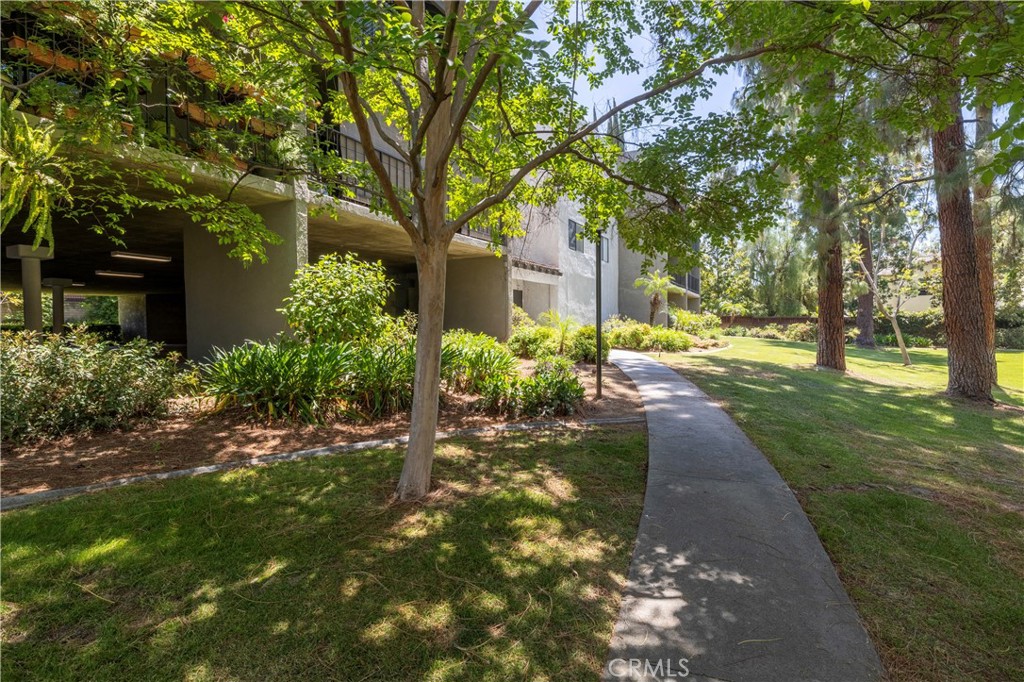 Must See, Beautifully maintained Redlands Condo in Gated community. This established community is close to restaurants, schools, shopping and other amenities. Spacious 2 bedroom 2 bath condo is on the second floor with elevator access, 2 covered parking stalls, and a patio for enjoying morning coffee or evening sunsets. Fireplace in the Livingroom, laundry facilities, washer and dryer included. This Fernwood community has all the amenities, Pool, Spa, Gym, Sauna, Tennis courts and Rec Room and you get to enjoy the park like grounds without the maintenance!