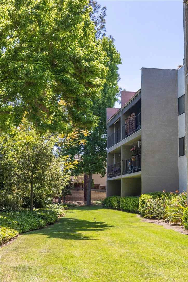 242 E Fern Avenue 208