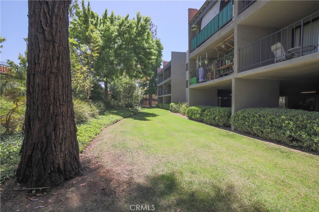 242 E Fern Avenue 208