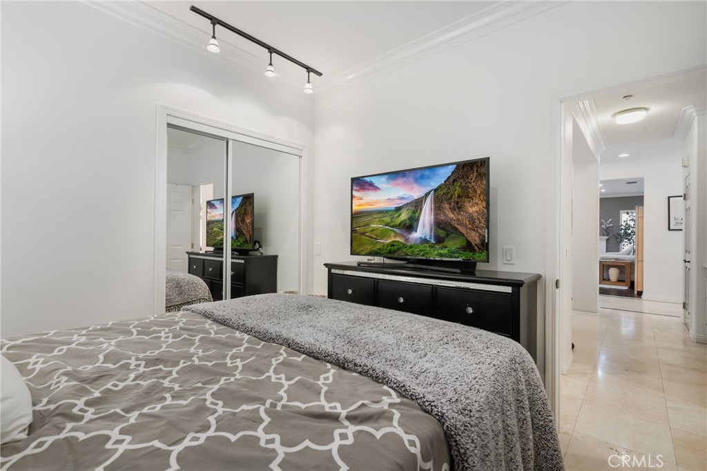 Serrano Heights - Residential