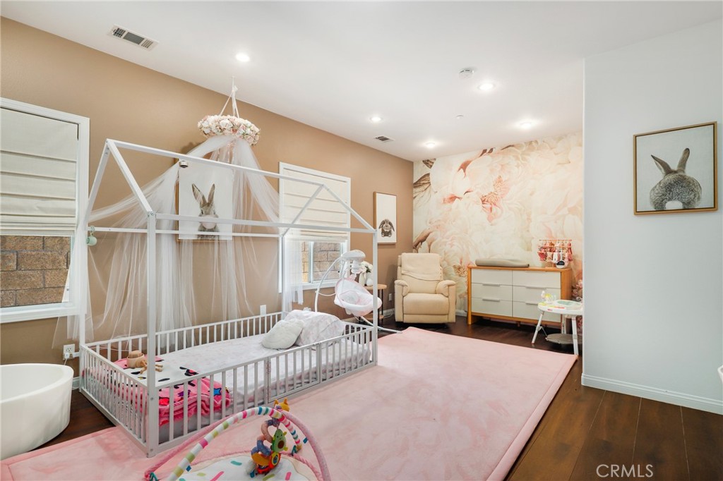 Serrano Heights - Residential