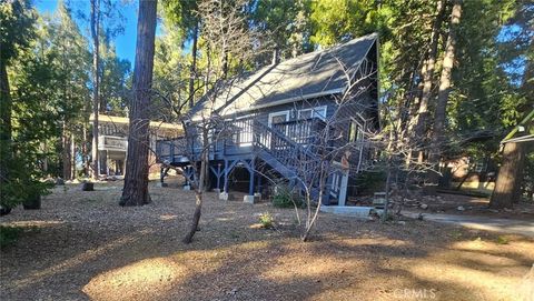 Photo of 23812 Inspiration Rd, Crestline, CA 92325 (MLS # IG26012454)