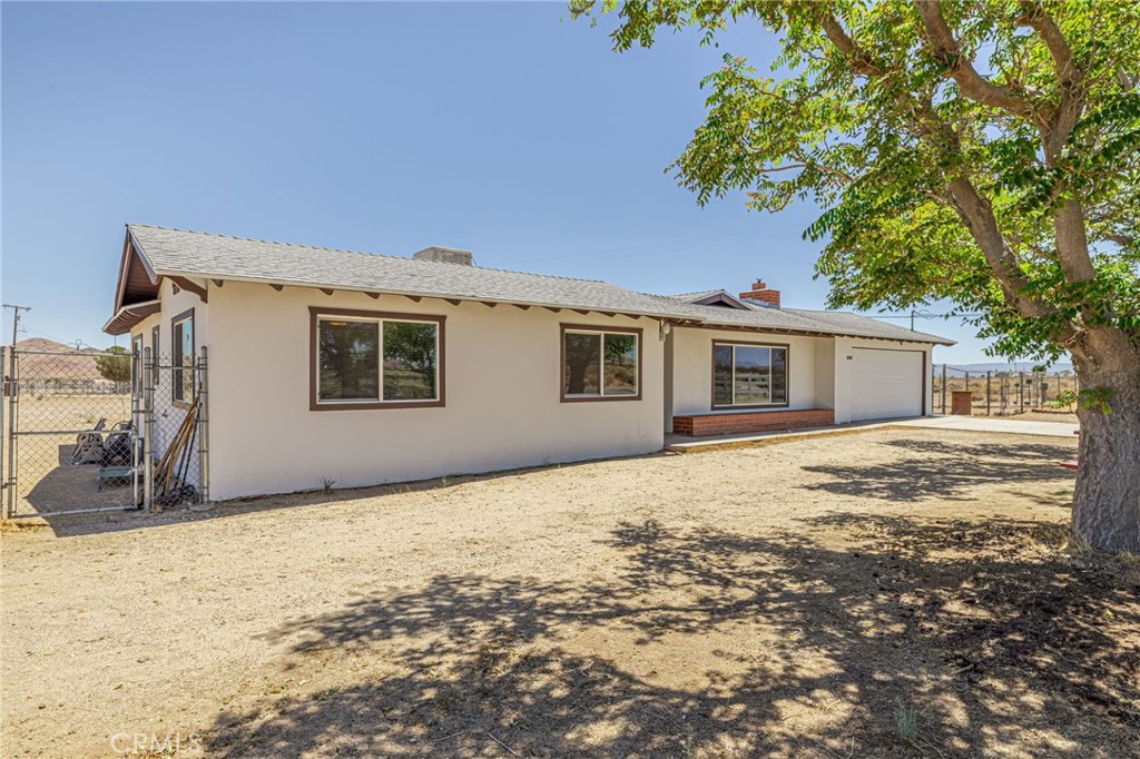 5200 Mojave Tropico Road