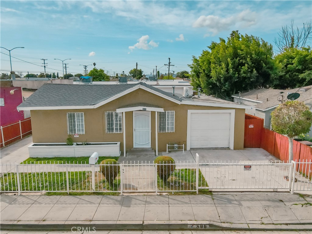 806 W Spruce