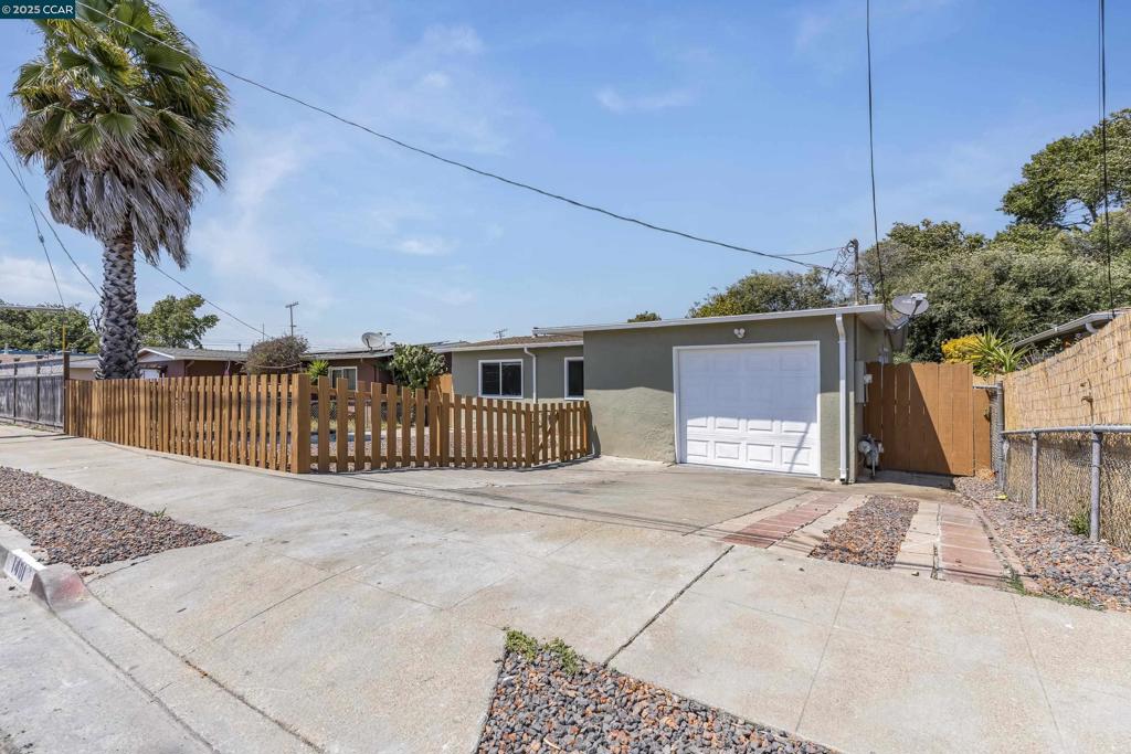 1401 Folsom Ave