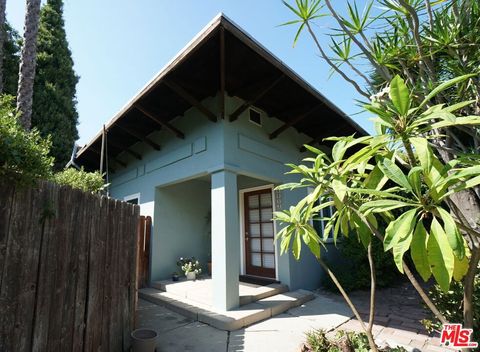 Photo of 6043 Selma Avenue, Los Angeles, CA 90028 (MLS # 26840527)