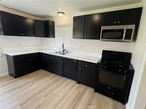 Photo of 8712 S 11th Avenue, Inglewood, CA 90305 (MLS # CV26045878)