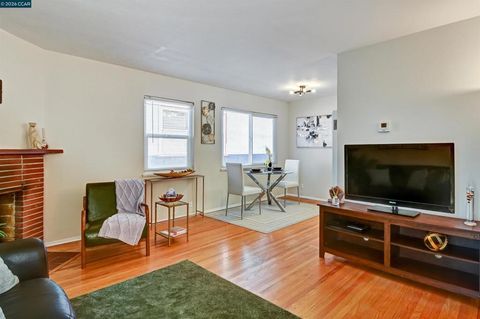 Photo of 933 Cerrito St St, Albany, CA 94706 (MLS # 41126039)