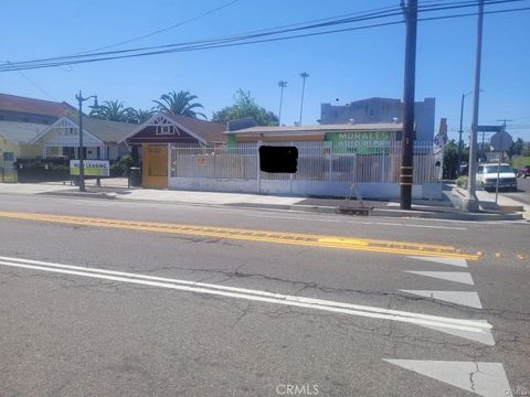1424 W Jefferson Blvd, Los Angeles CA 90007