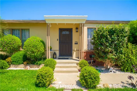 1208 S Stoneacre Ave, Compton, CA 90221 - MLS#: SB26154992