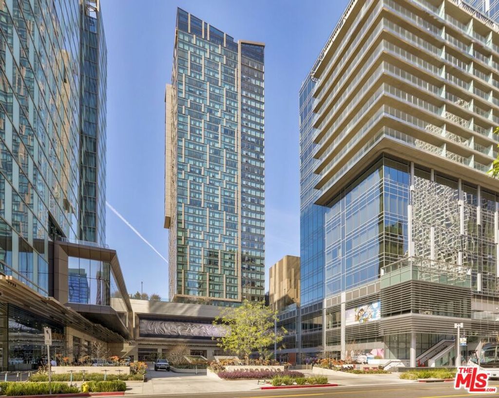 Photo of 889 Francisco Street #909, Los Angeles, CA 90017 (MLS # 25591577)