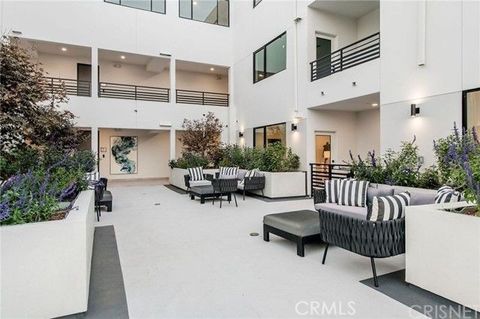 5110 Whitsett Avenue 105 Valley Village CA 91607