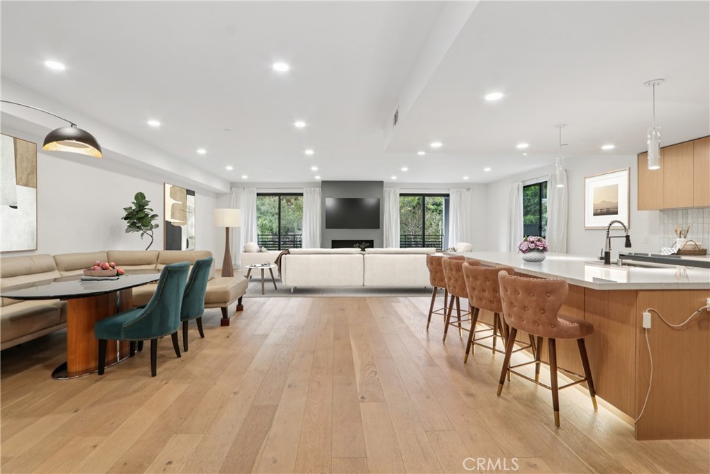 5110 Whitsett Avenue 105