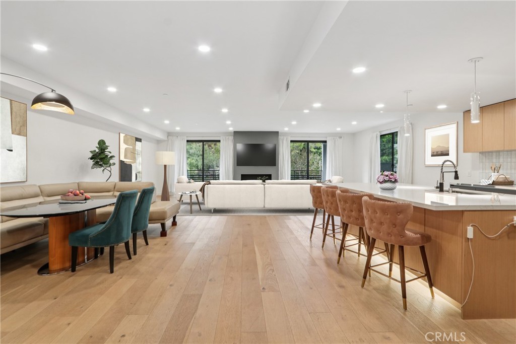 5110 Whitsett Avenue 105