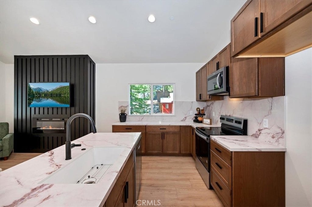 40166 Esterly Lane