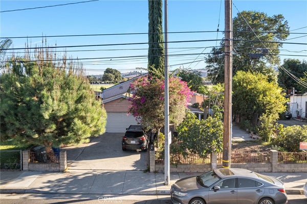 698 W PHILLIPS BLVD, POMONA, CA 91766 - Image f97b6cc2c4bded1fd834f538b9a7e165/1353365351