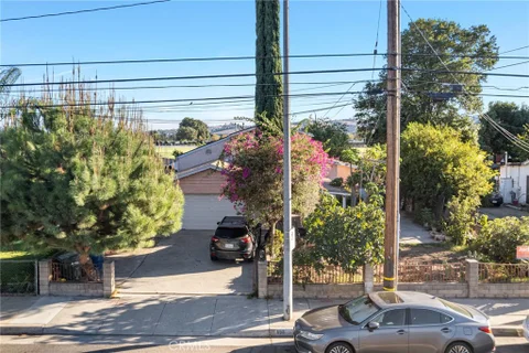698 W Phillips Blvd, Pomona, CA 91766 - MLS#: CV26221509
