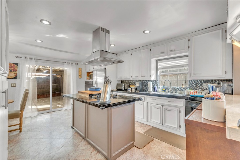 600 S Pacific Coast Highway