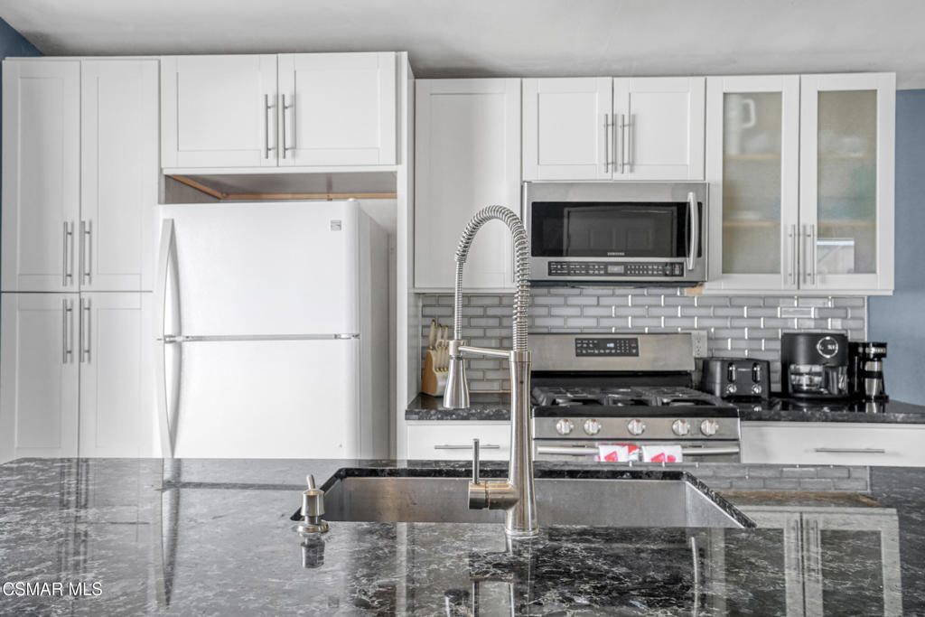 11195 Ventura Avenue 11