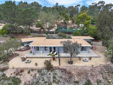 Photo of 3854 56 Via Del Mar, San Diego, CA 92130 (MLS # 250026460SD)