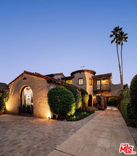 Photo of 615 S Highland Avenue, Los Angeles, CA 90036 (MLS # 26687049)