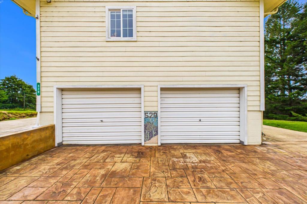 520 Redwood Road