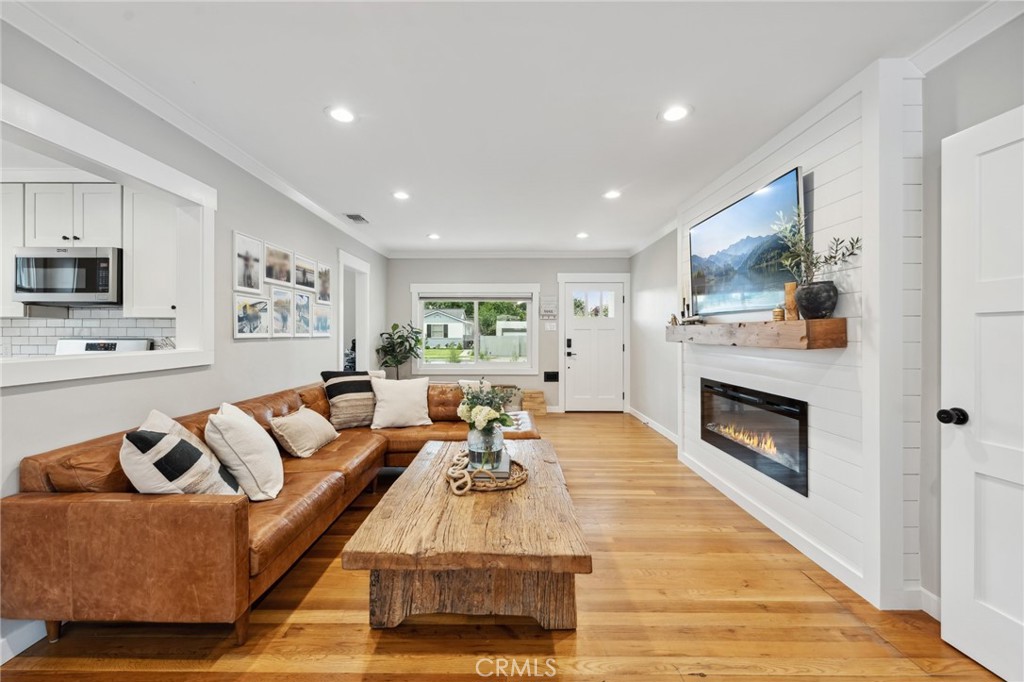1111 W Maple Avenue